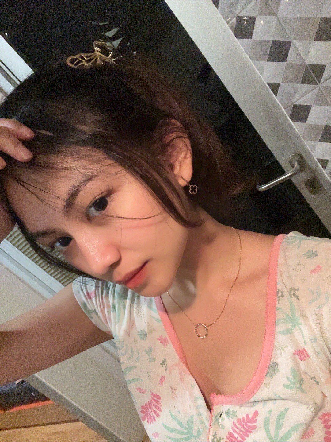 TikTok Video Stars Gone Viral in 2025 Gadis Amoy Buat Konten Tiktok Uploadnya di Hotel